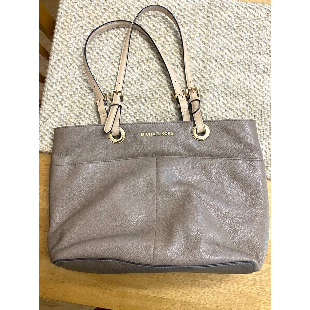 Michael Kors Leather Purse #1509 / Taupe